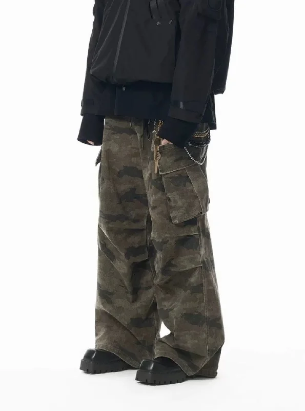 Pleated Camouflage Cargo Jeans